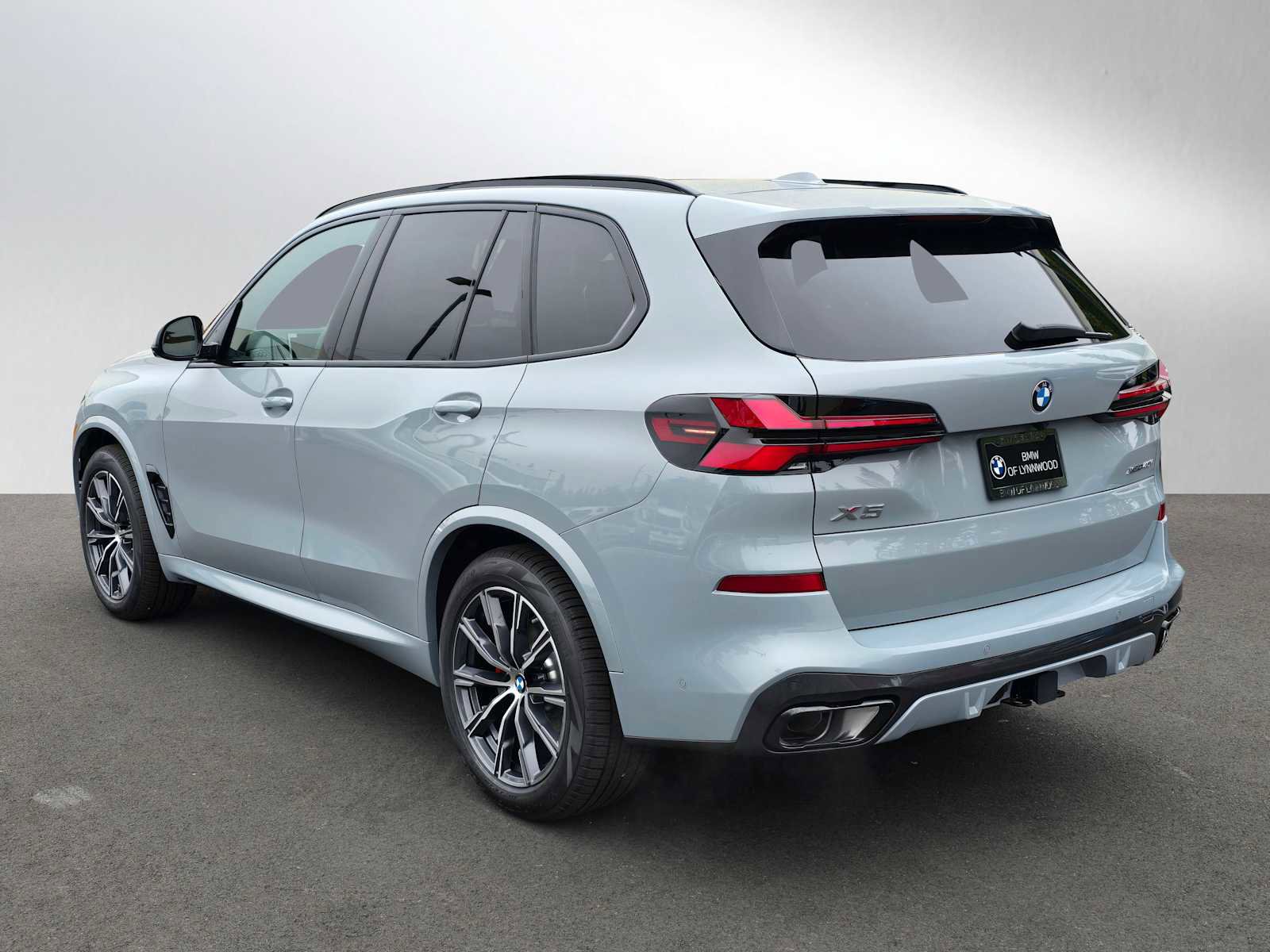 New 2026 BMW X5 xDrive40i w/ M Sport Package image 5
