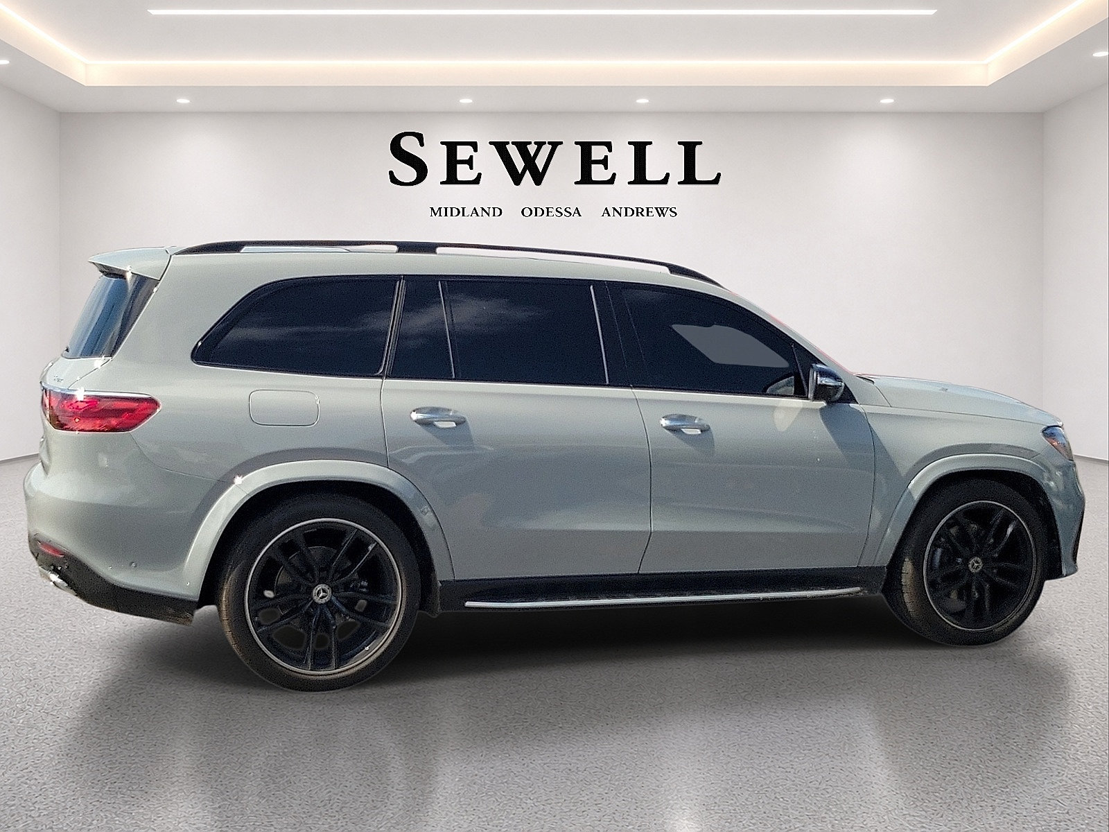 Used 2026 Mercedes-Benz GLS 450 4MATIC image 5