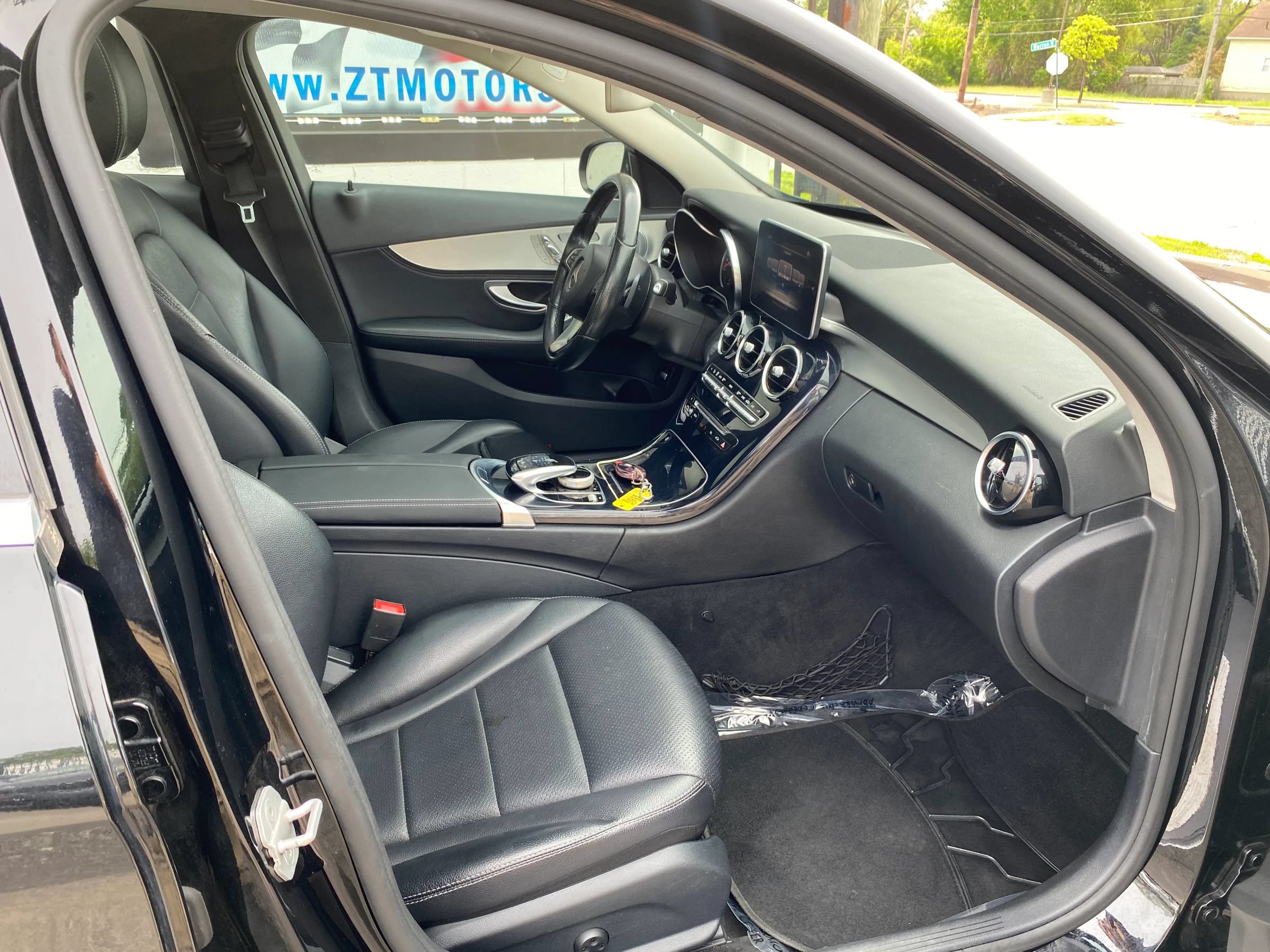 Used 2015 Mercedes-Benz C 300 4MATIC Sedan image 12