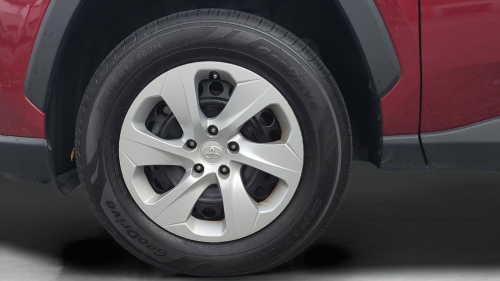 Used 2024 Toyota RAV4 LE image 18