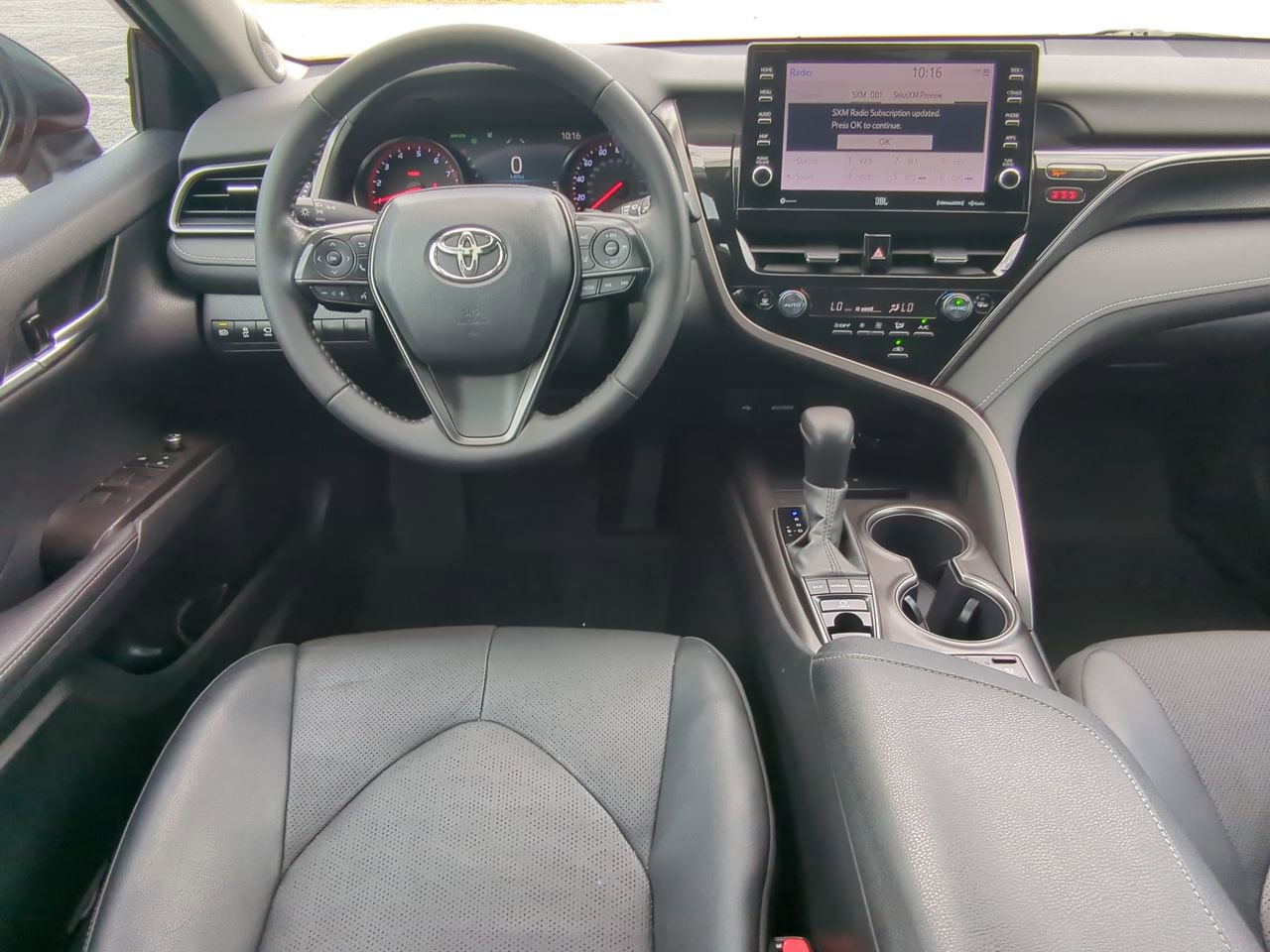 Used 2022 Toyota Camry XSE FWD image 13