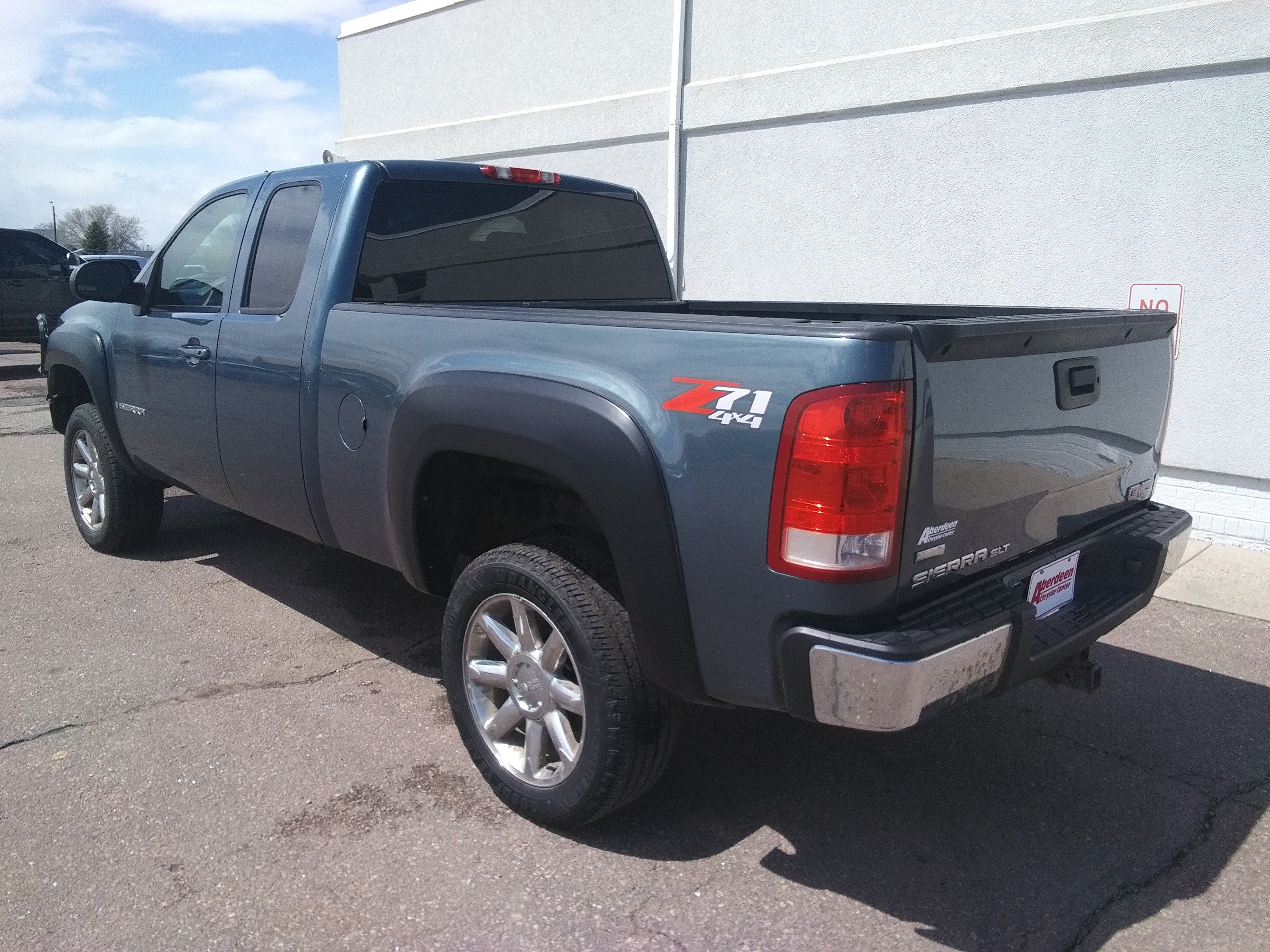 Used 2007 GMC Sierra 1500 SLT w/ SLE/SLT Trailering Package AWD/4WD image 7