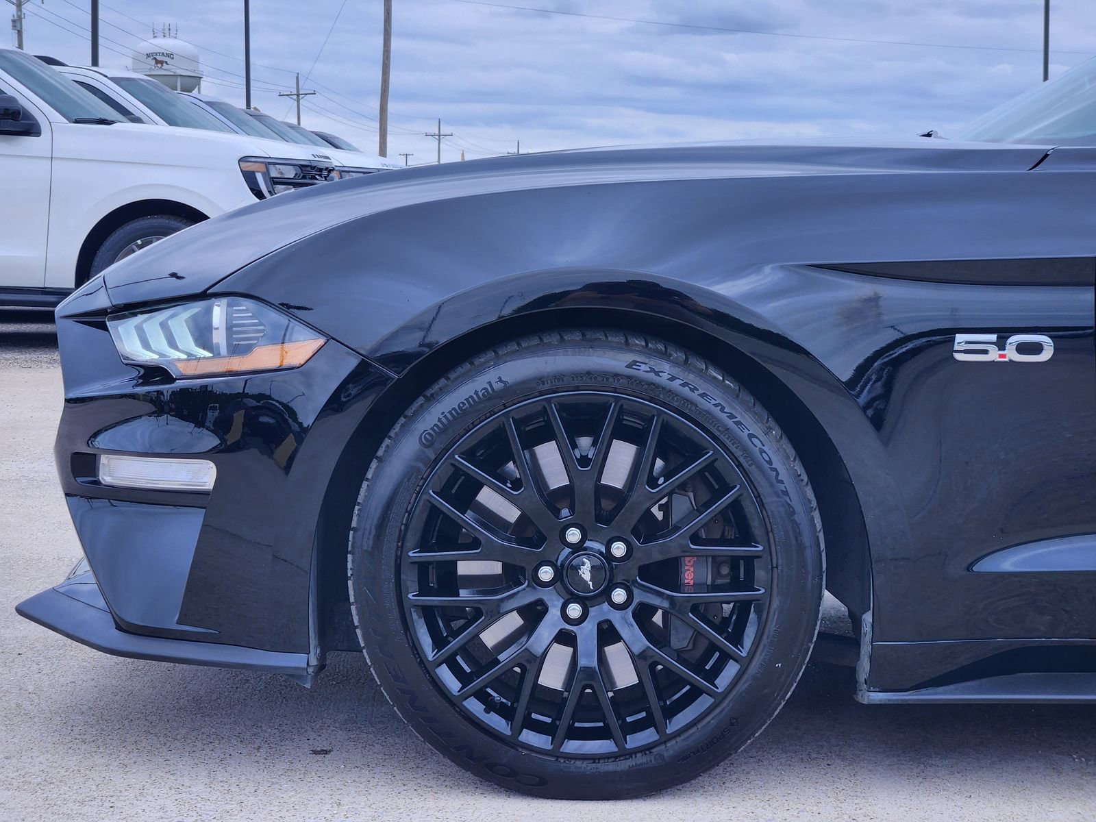 Used 2018 Ford Mustang GT Premium w/ GT Performance Package RWD image 9