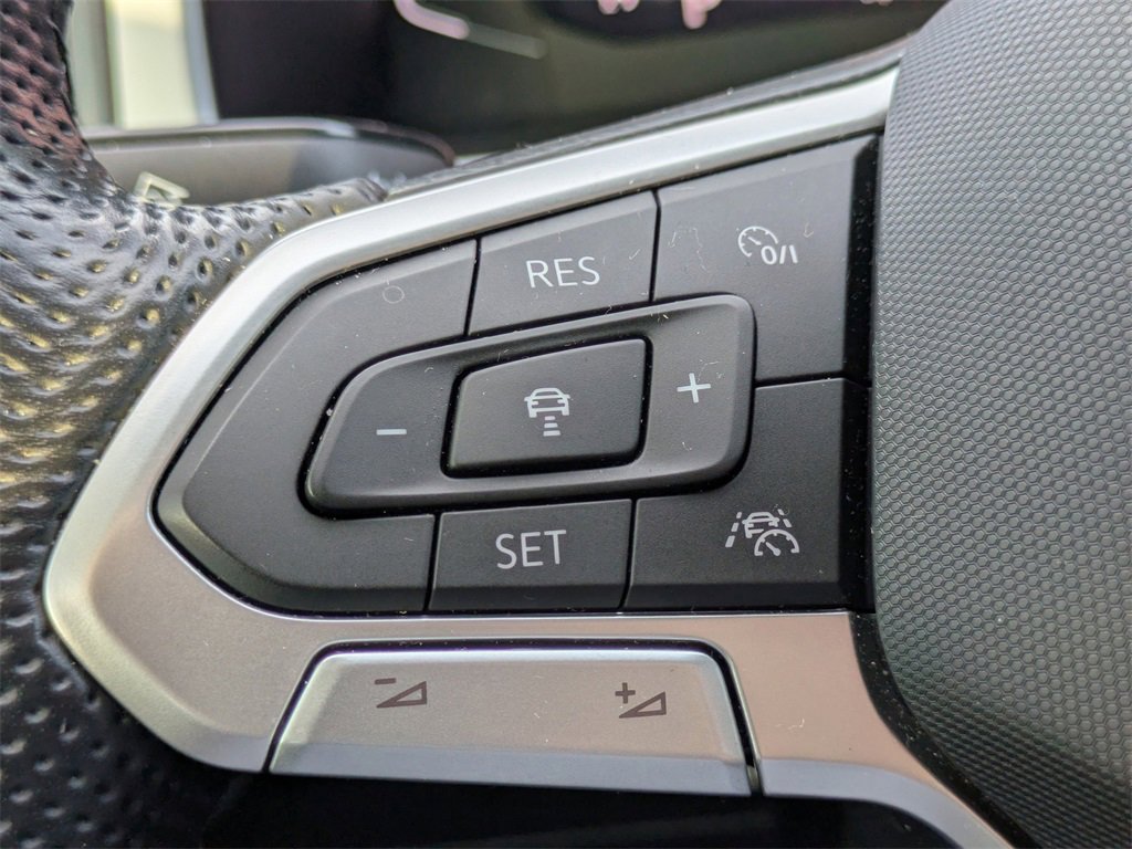 Certified 2023 Volkswagen Atlas SEL R-Line image 26