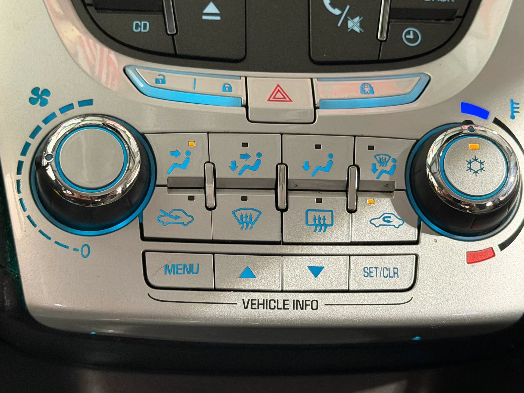 Used 2011 Chevrolet Equinox LS AWD/4WD image 23