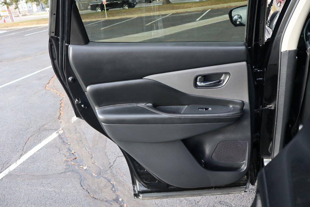 Used 2020 Nissan Murano SL w/ Moonroof Package image 24