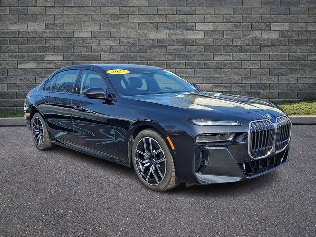 Used 2023 BMW 760i xDrive w/ Executive Package image 1