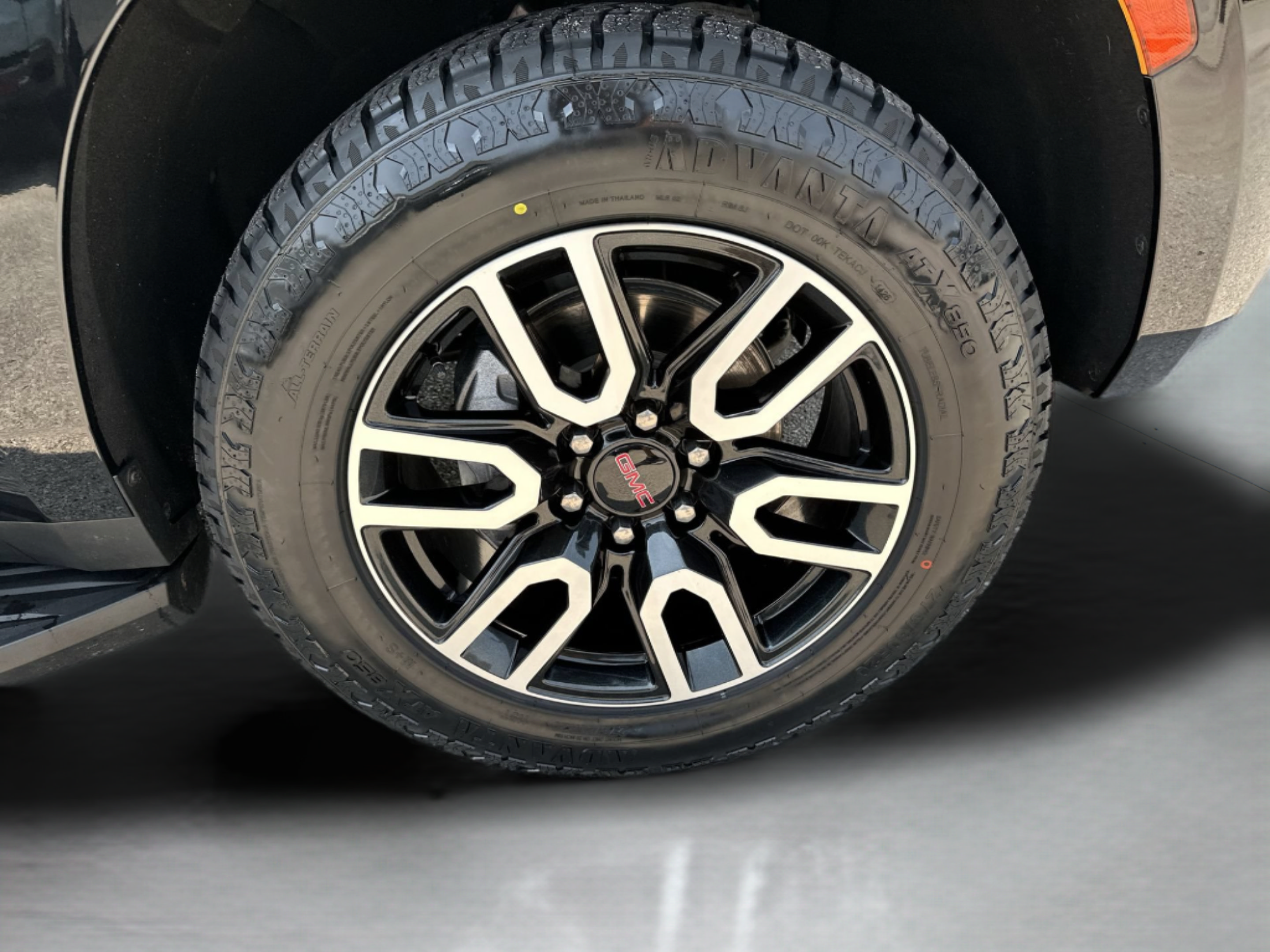 Used 2024 GMC Yukon AT4 w/ Technology Package AWD/4WD image 30