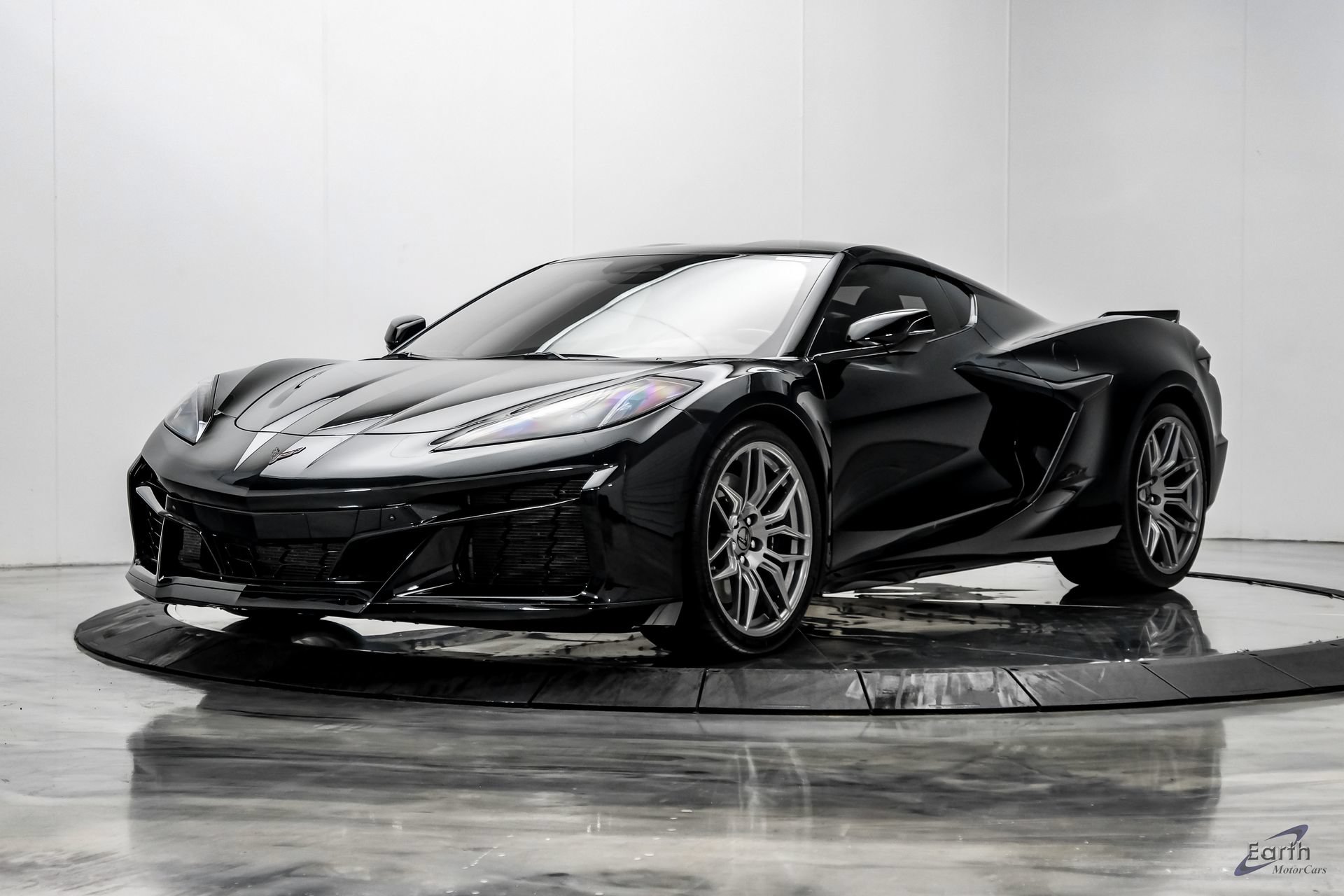 Used 2024 Chevrolet Corvette Z06 RWD image 6
