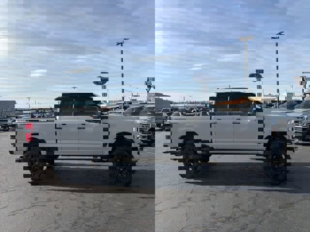 Used 2024 Ford F350 Platinum w/ Tremor Off-Road Package image 4