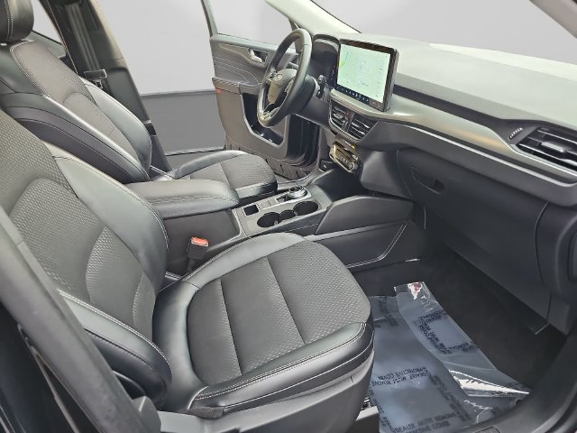 Used 2025 Ford Escape SE FWD image 33