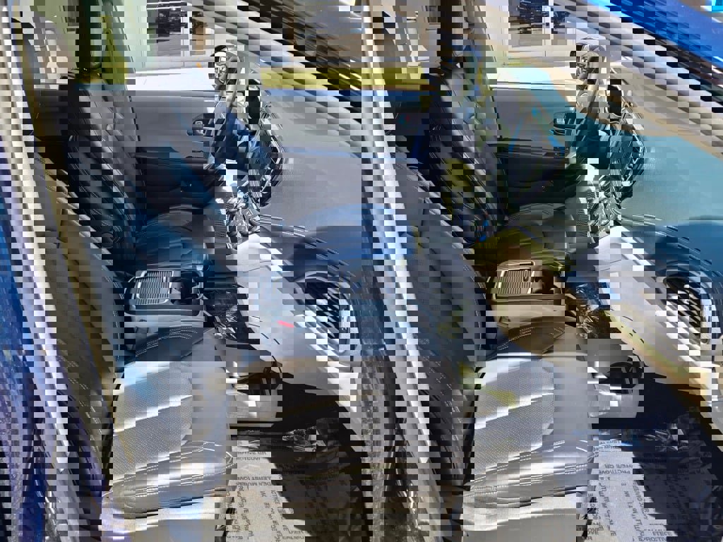 Used 2024 Chrysler Pacifica Select image 7