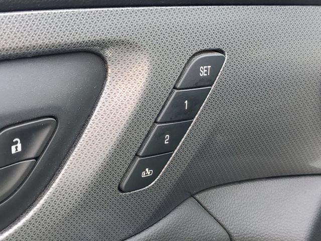 Used 2020 Chevrolet Traverse Premier w/ Redline Edition AWD/4WD image 12
