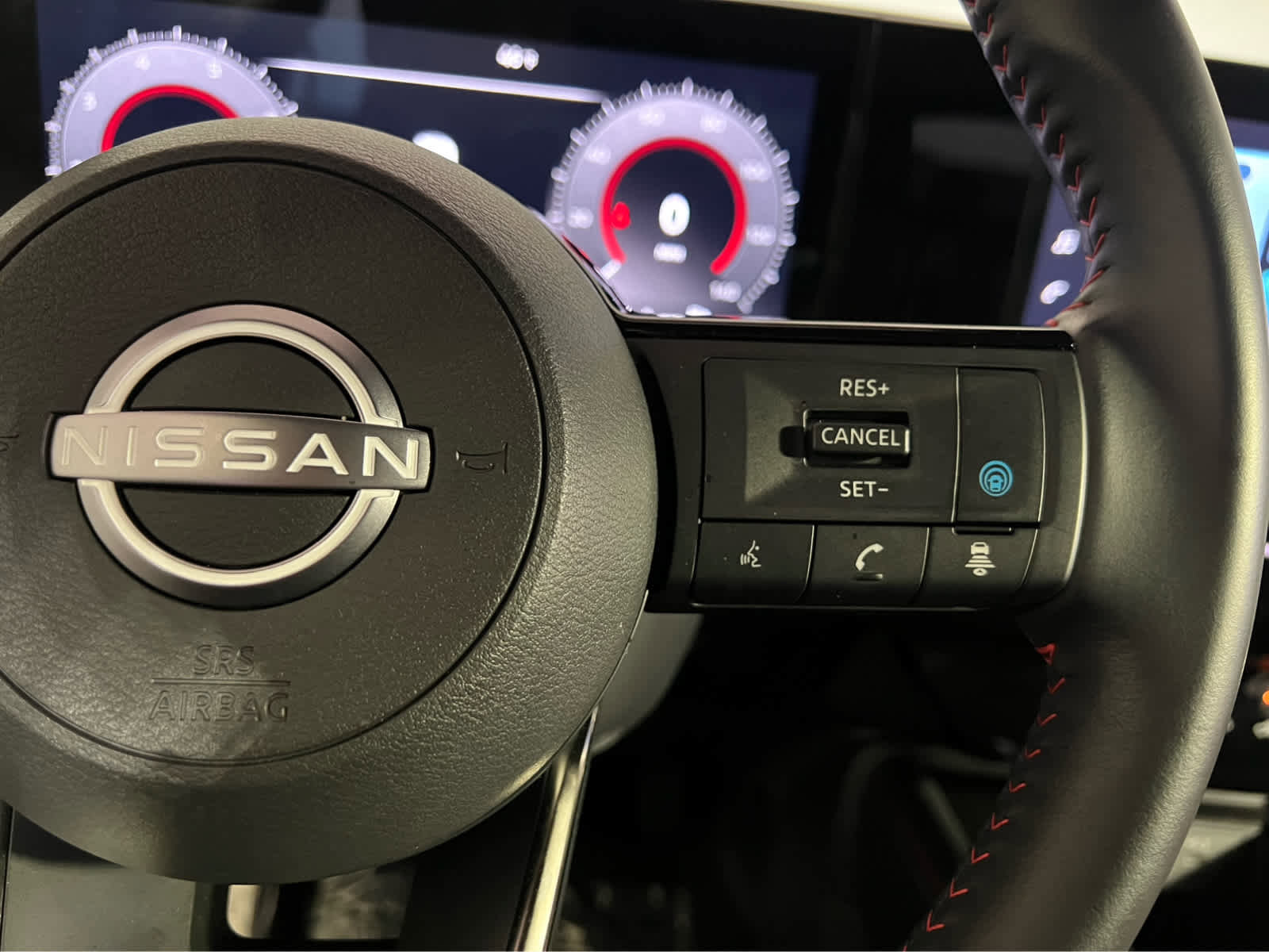 Used 2025 Nissan Kicks SR image 19