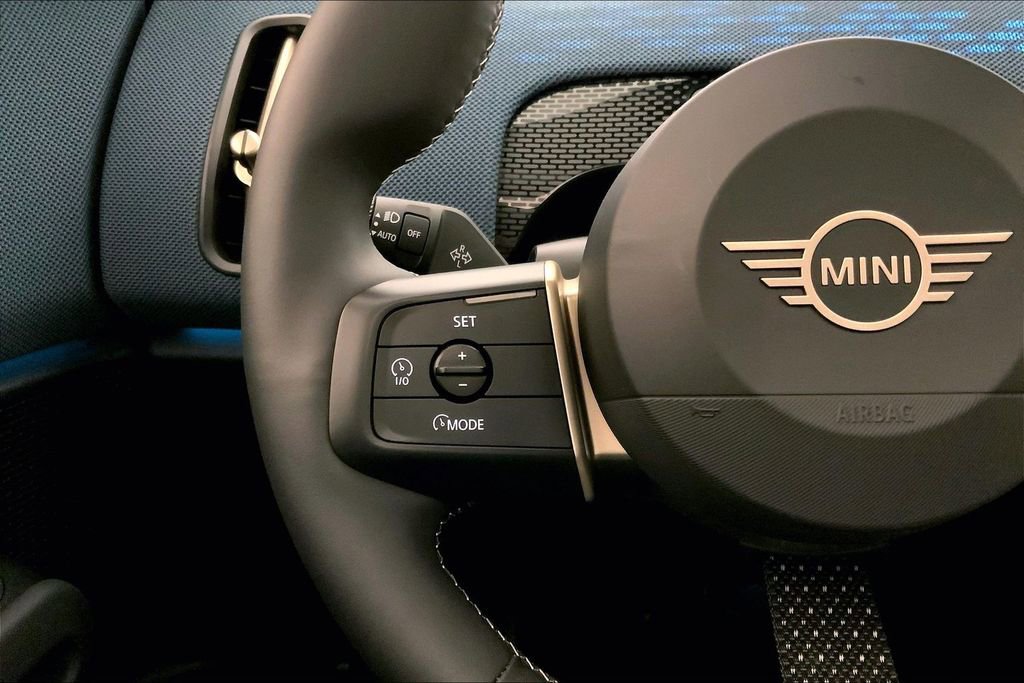 Used 2025 MINI Cooper Countryman S w/ Comfort Package Max image 18