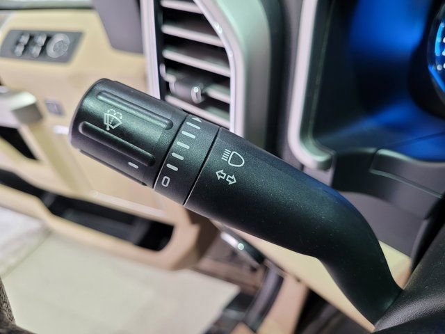 Used 2015 Ford F150 Lariat w/ Max Trailer Tow Package image 46