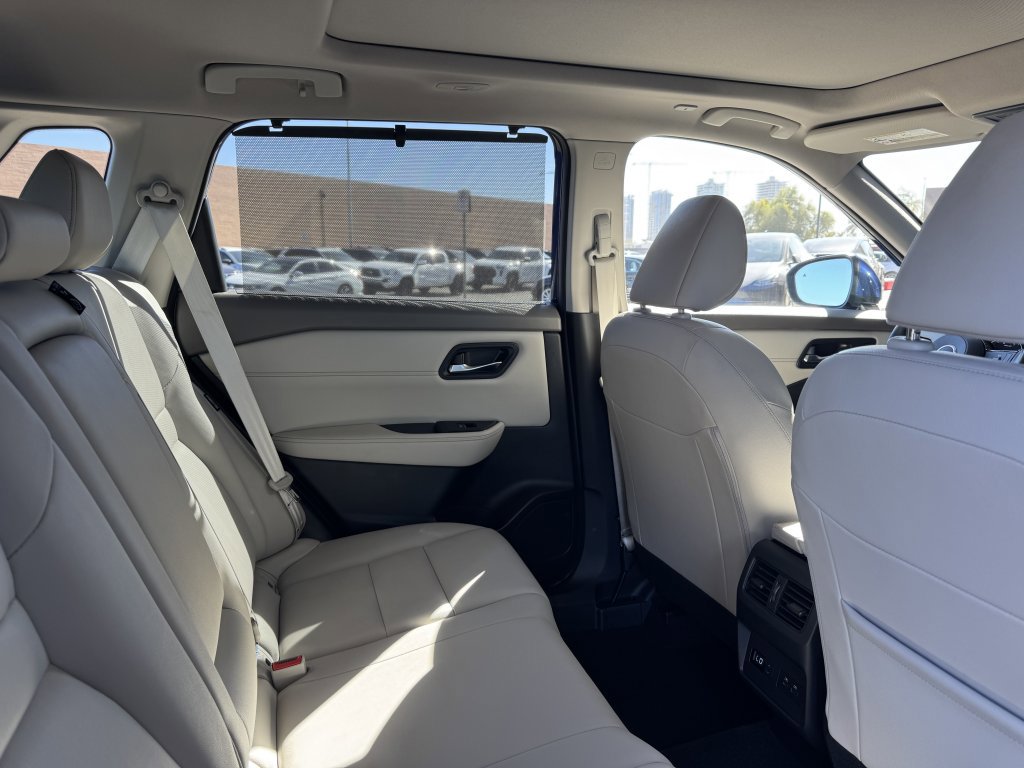 Used 2023 Nissan Rogue SL w/ SL Premium Package FWD image 42