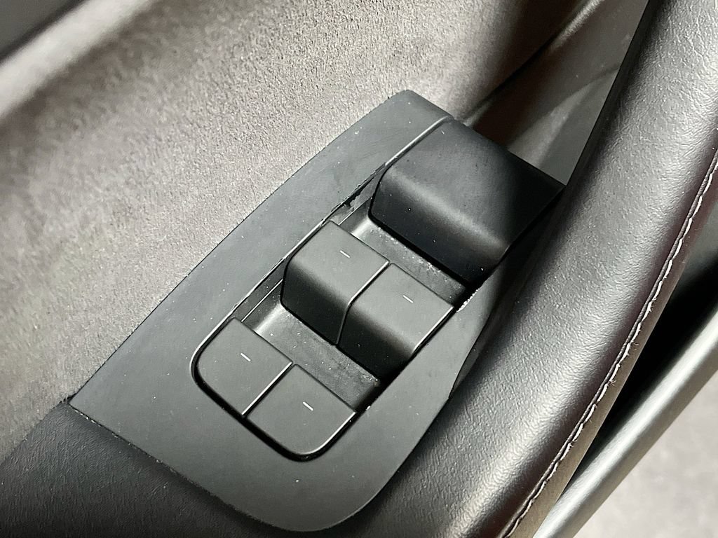 Used 2023 Tesla Model 3 Standard Range RWD image 17