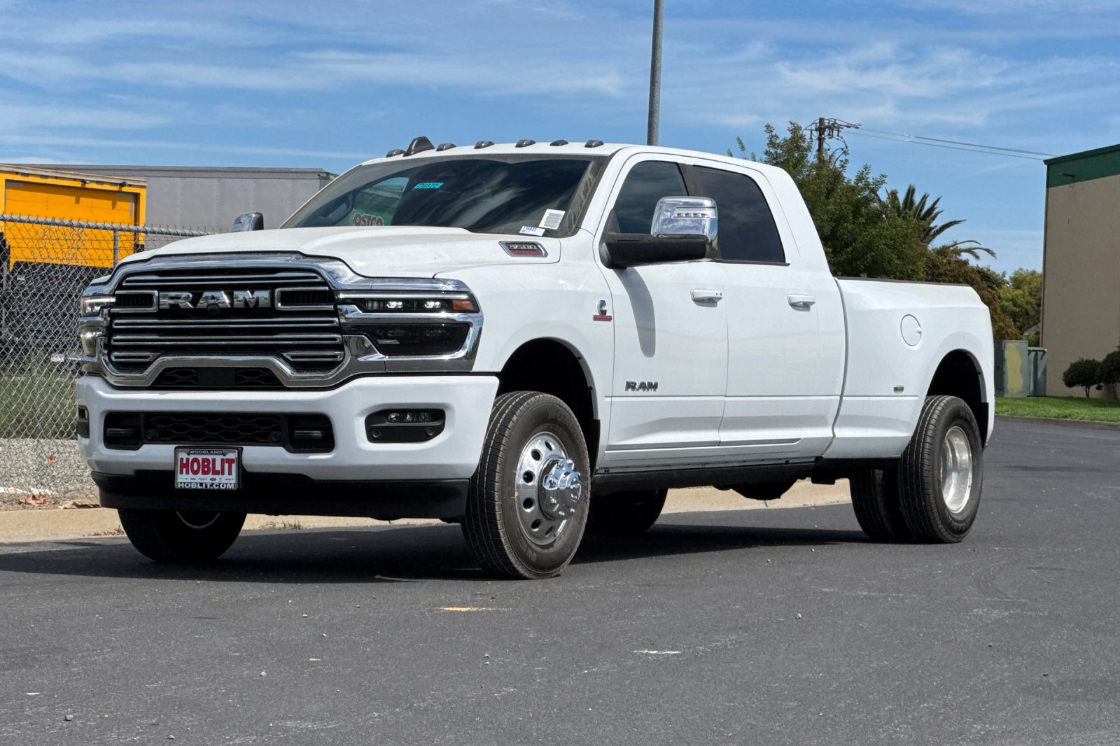 New 2027 RAM 3500 Laramie AWD/4WD image 7