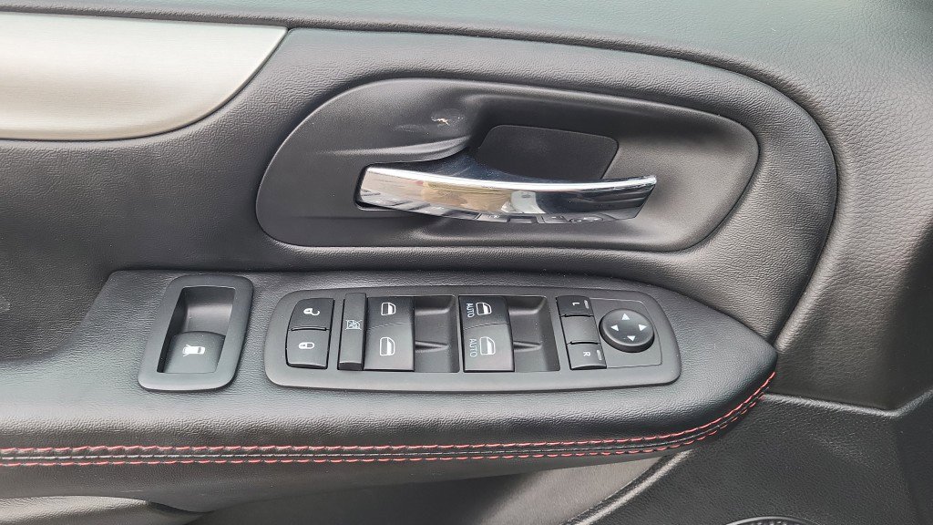 Used 2019 Dodge Grand Caravan GT image 16