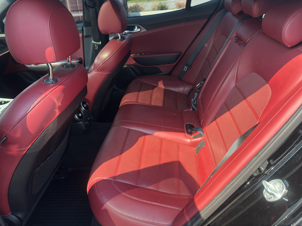 Used 2018 Kia Stinger GT2 AWD/4WD image 15