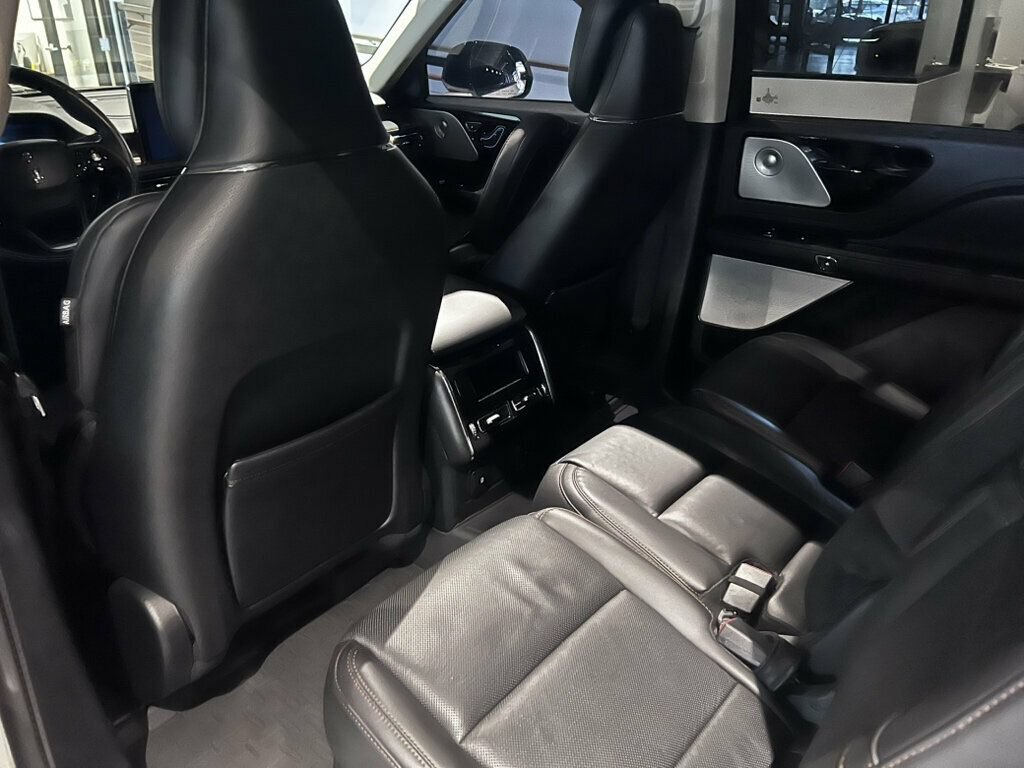 Used 2023 Lincoln Aviator Reserve w/ Equipment Group 201A AWD/4WD image 13