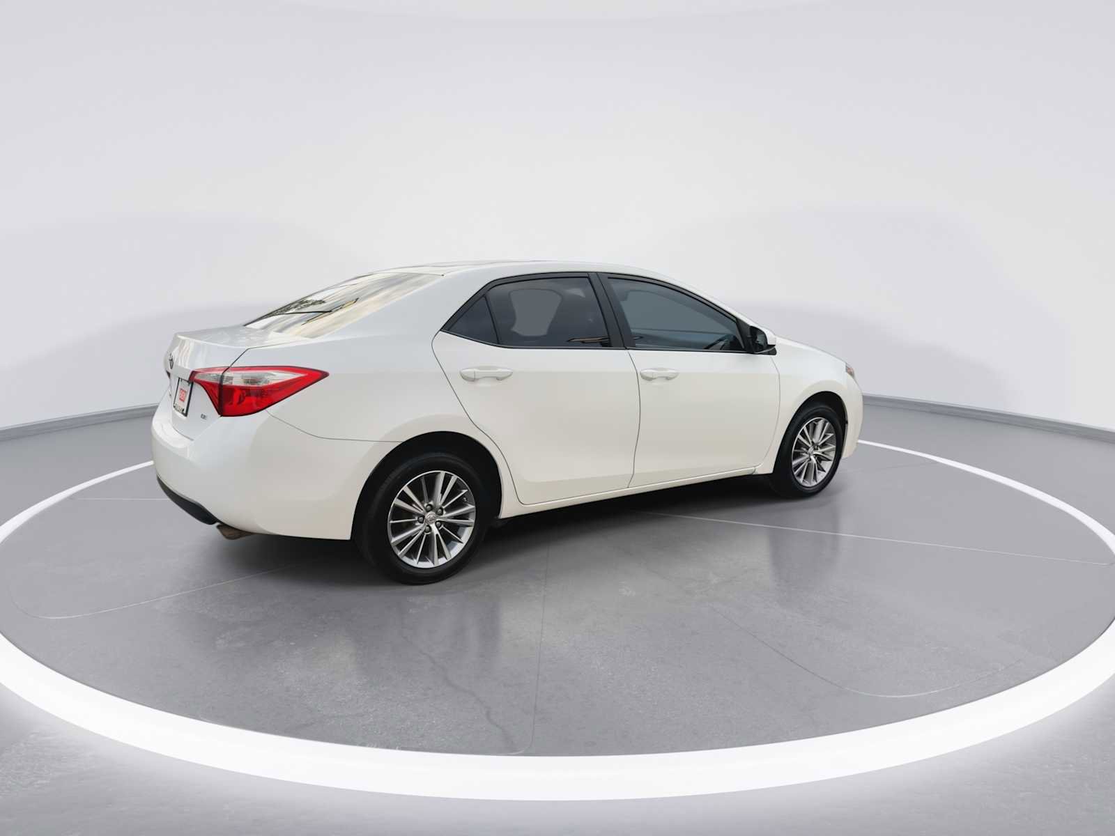 Used 2014 Toyota Corolla LE FWD image 8