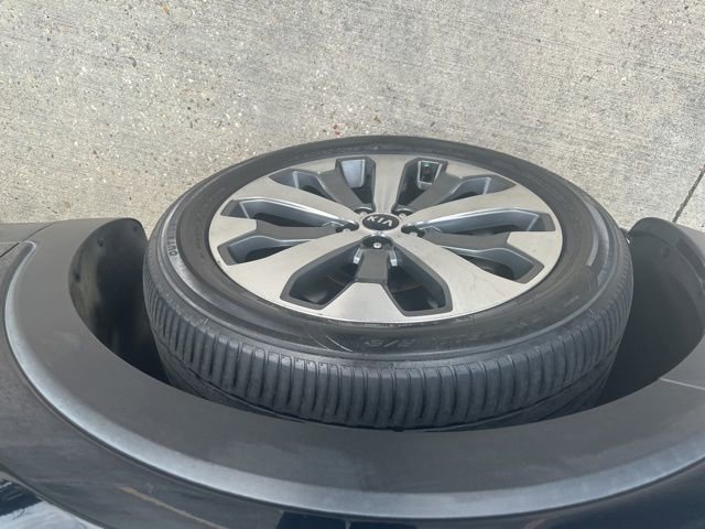 Used 2020 Kia Telluride S FWD image 37