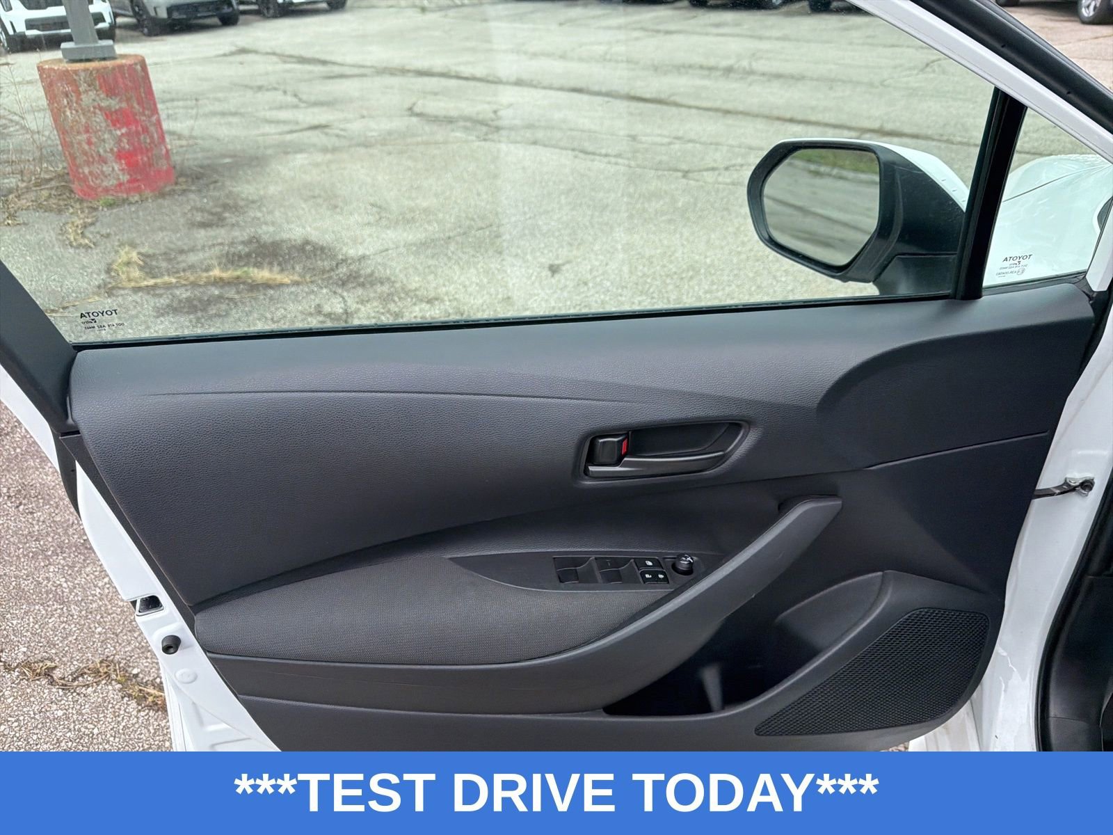 Used 2025 Toyota Corolla LE image 10