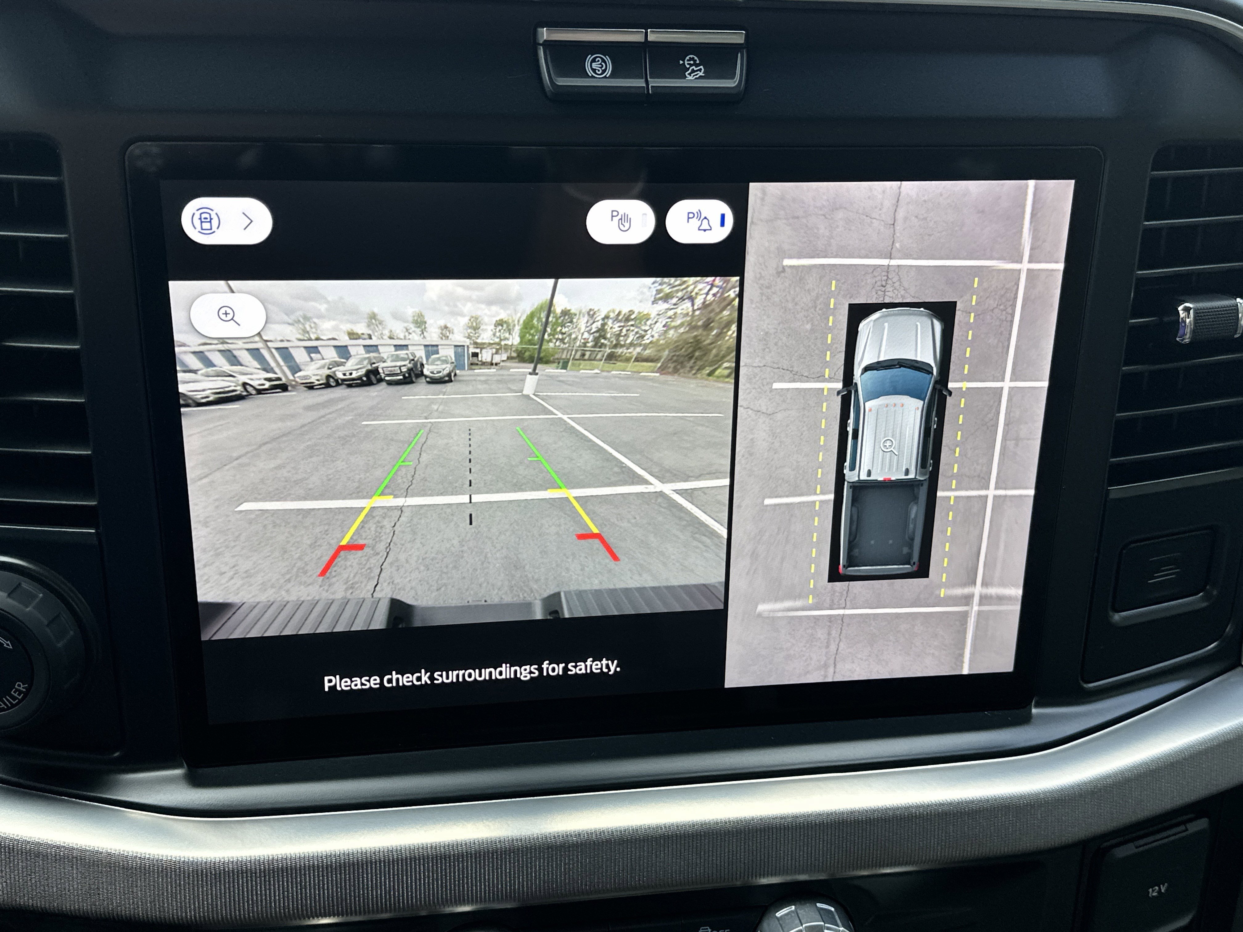 Used 2025 Ford F250 Platinum w/ Platinum Plus Package image 27