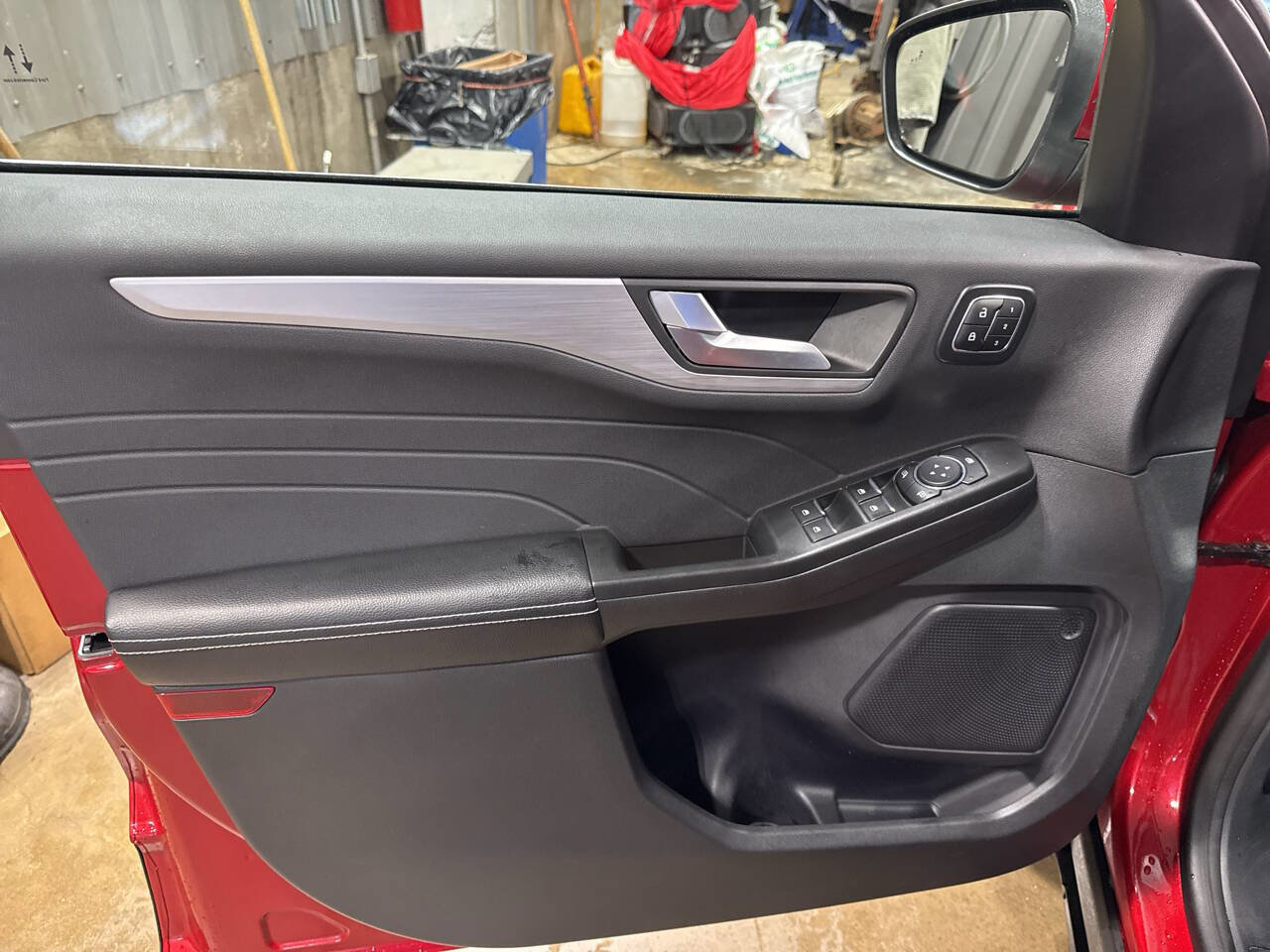 Certified 2024 Ford Escape Platinum image 31