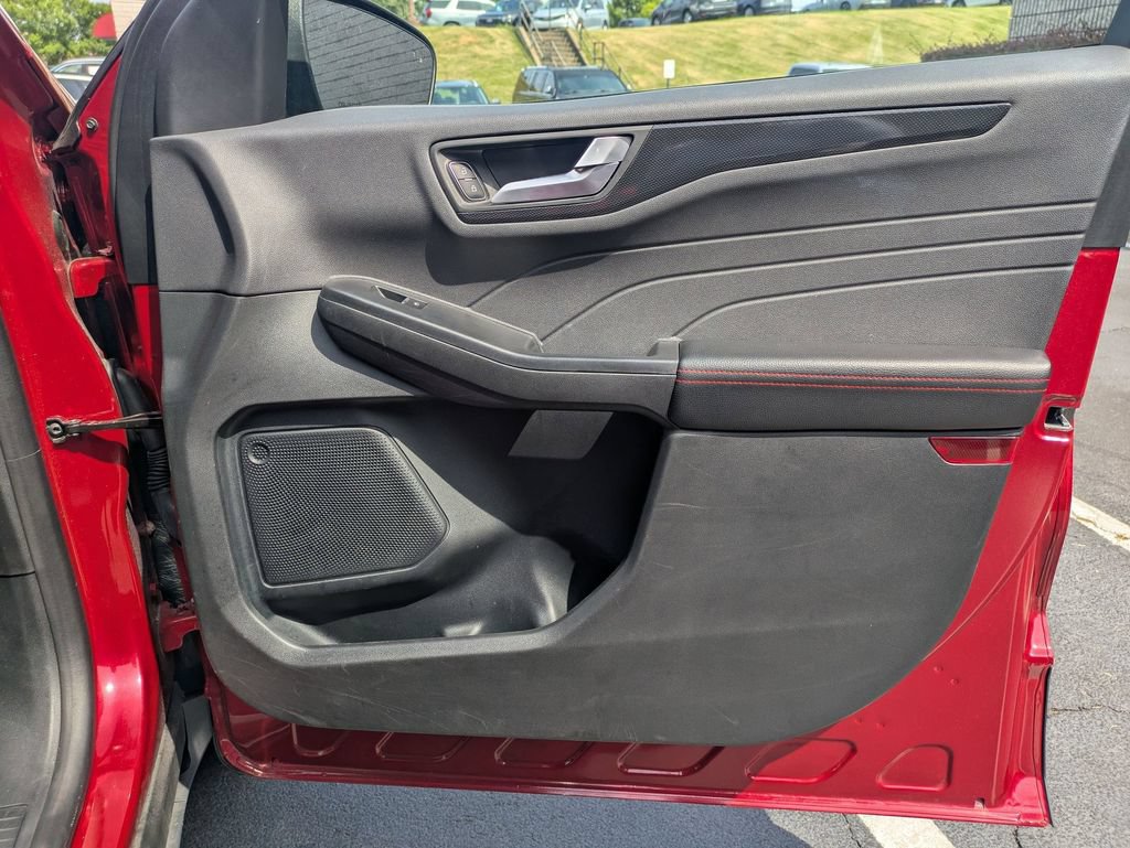 Used 2025 Ford Escape ST-Line FWD image 32