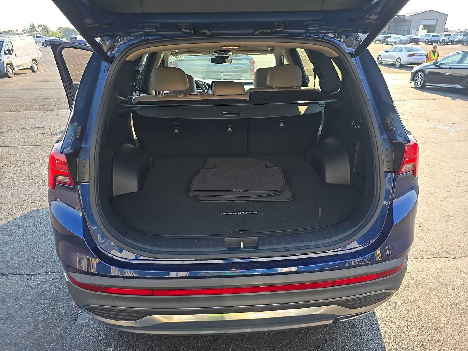 Used 2023 Hyundai Santa Fe SEL w/ Premium Package FWD image 9