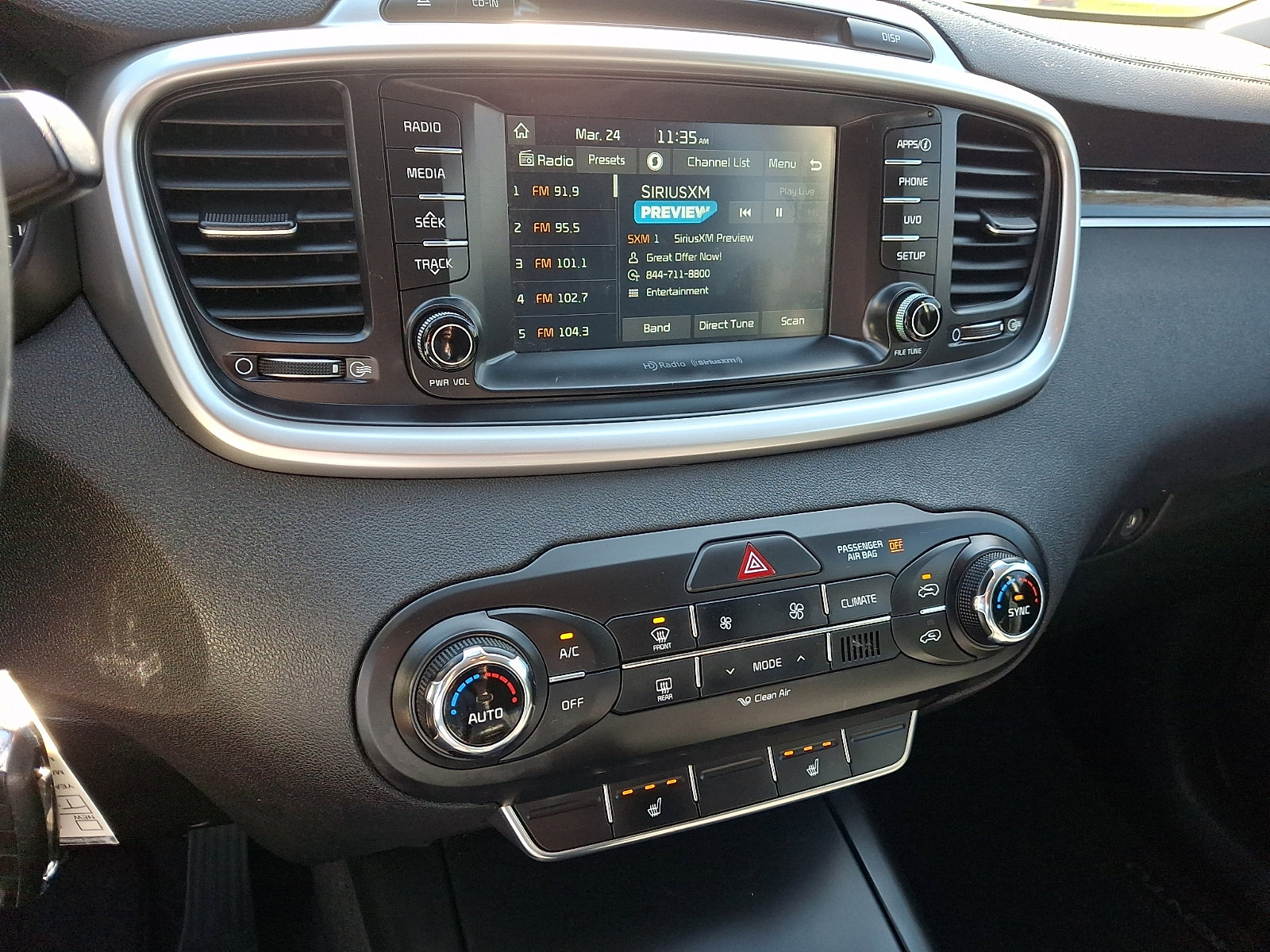 Used 2018 Kia Sorento LX image 23