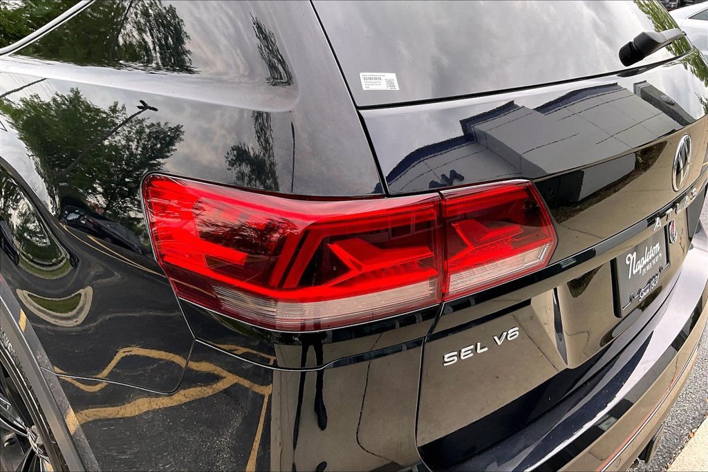 Used 2023 Volkswagen Atlas SEL R-Line AWD/4WD image 35
