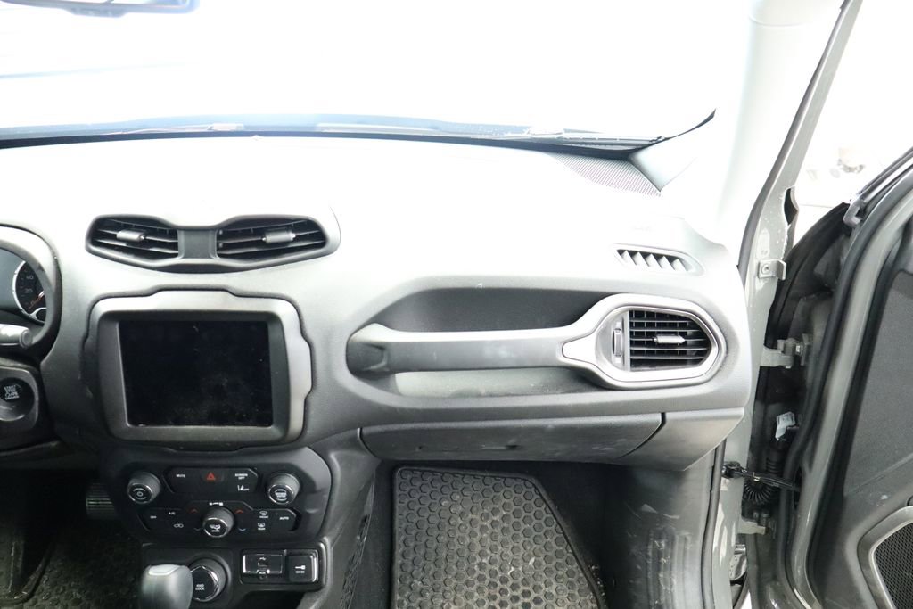 Used 2022 Jeep Renegade Latitude w/ Convenience Group AWD/4WD image 30