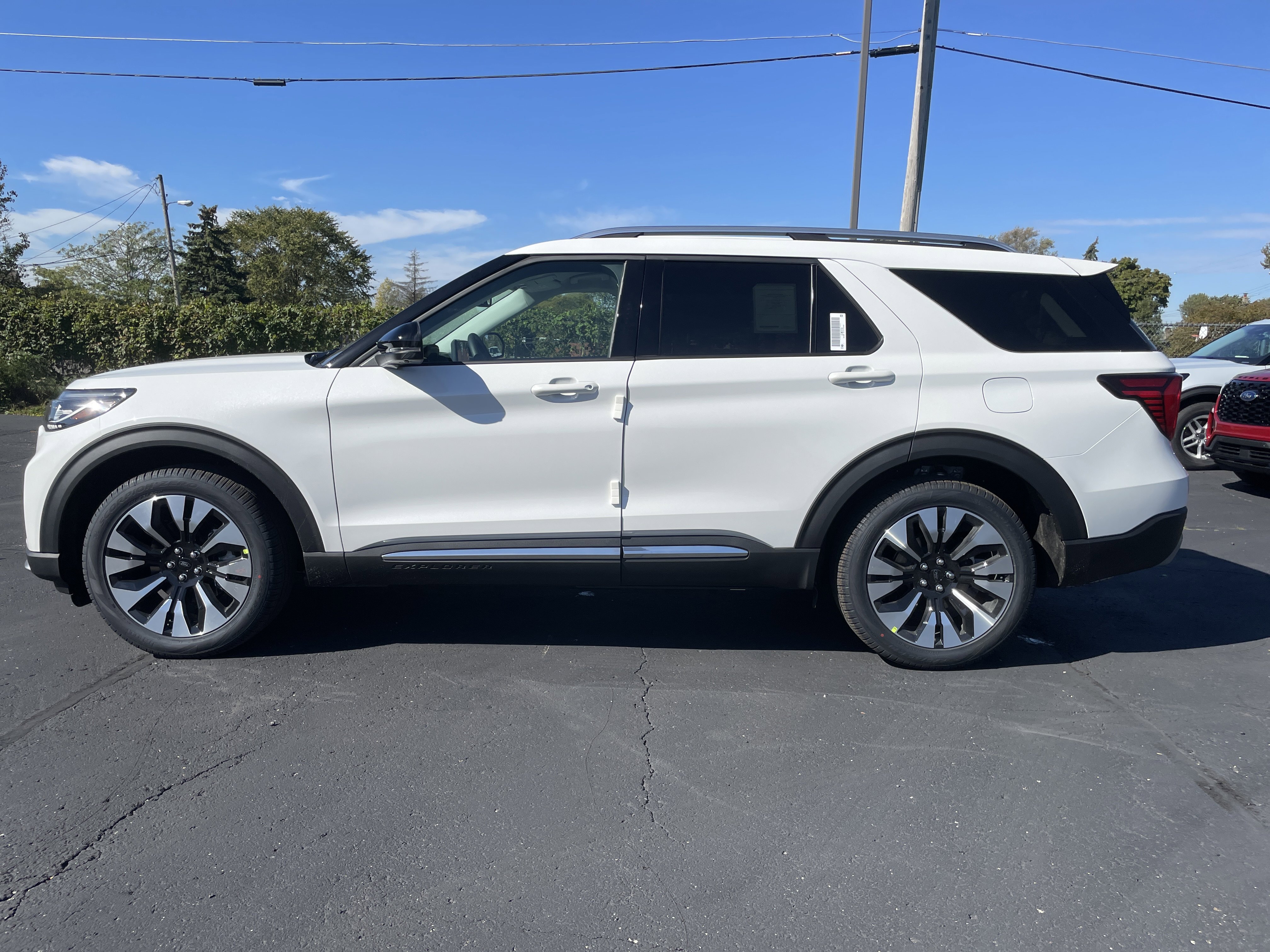 New 2026 Ford Explorer Platinum image 7