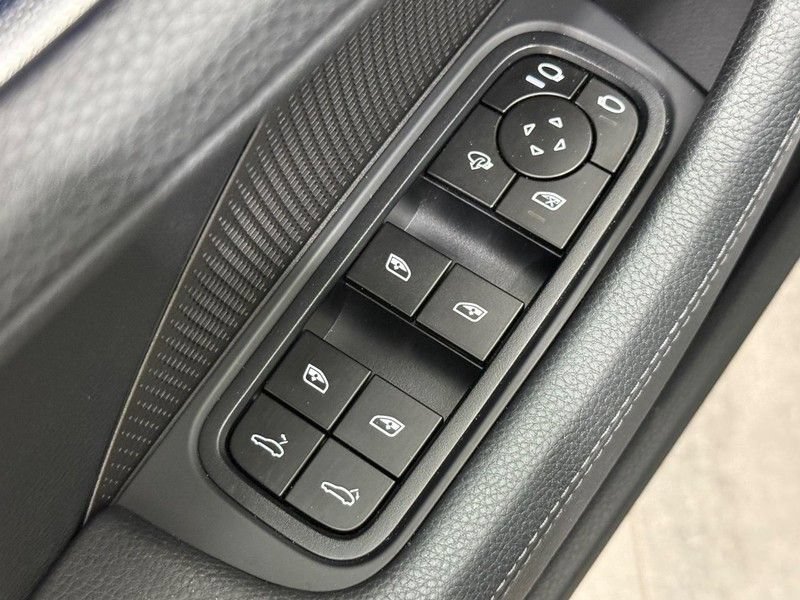 Certified 2025 Porsche Panamera 4 AWD/4WD image 23