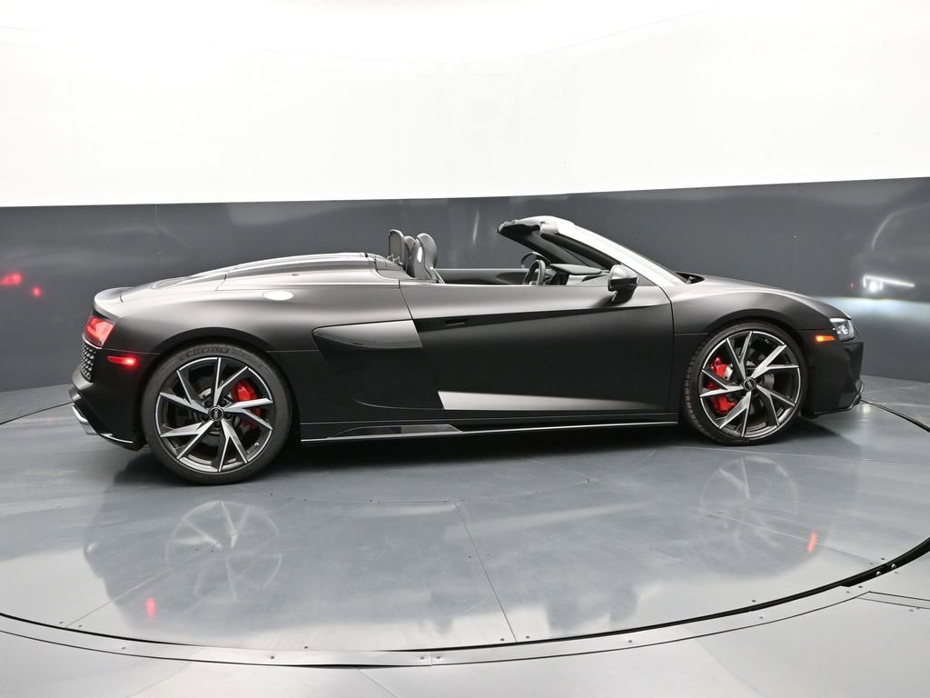 Used 2021 Audi R8 V10 w/ Premium Package image 3