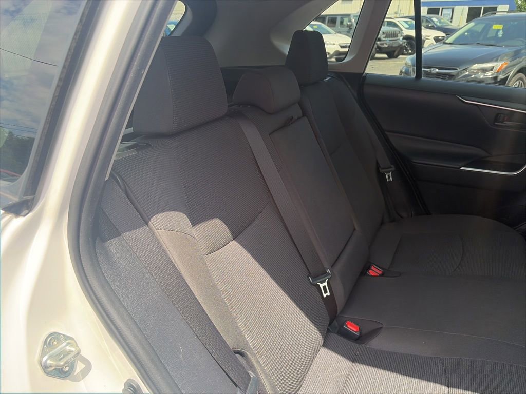 Used 2020 Toyota RAV4 LE FWD image 23