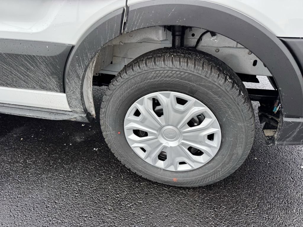 New 2026 Ford Transit 250 148 Medium Roof RWD image 3