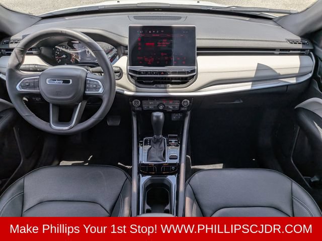 Used 2025 Jeep Compass Limited AWD/4WD image 14