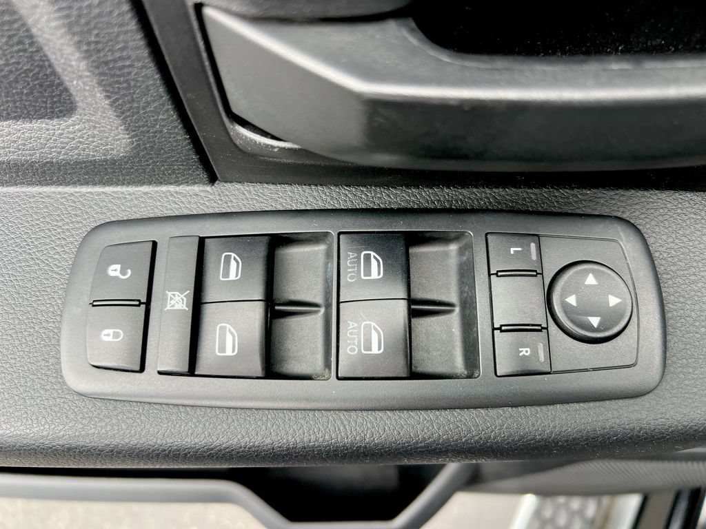 Used 2014 RAM 2500 Tradesman w/ Chrome Appearance Group AWD/4WD image 19