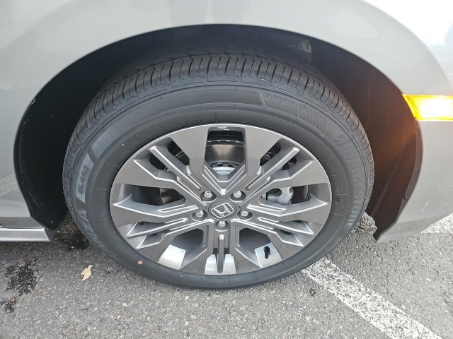 New 2026 Honda Odyssey Touring image 21