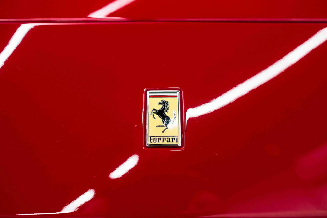 Used 2018 Ferrari 812 Superfast RWD image 16