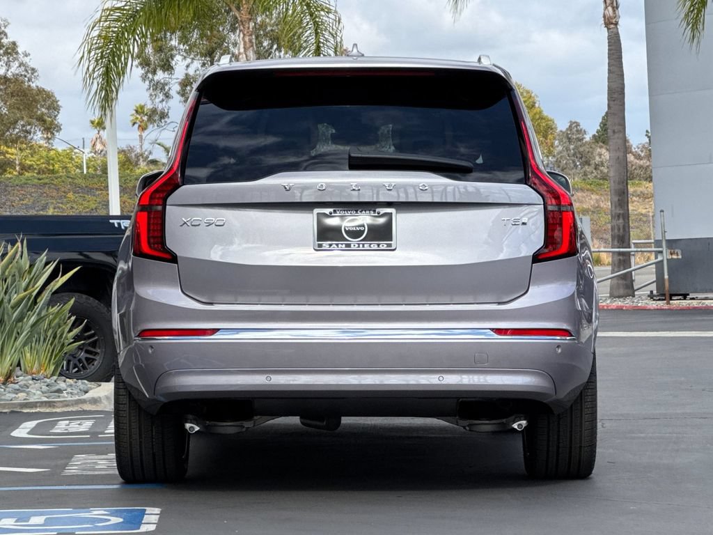 New 2026 Volvo XC90 T8 Plus AWD/4WD image 4