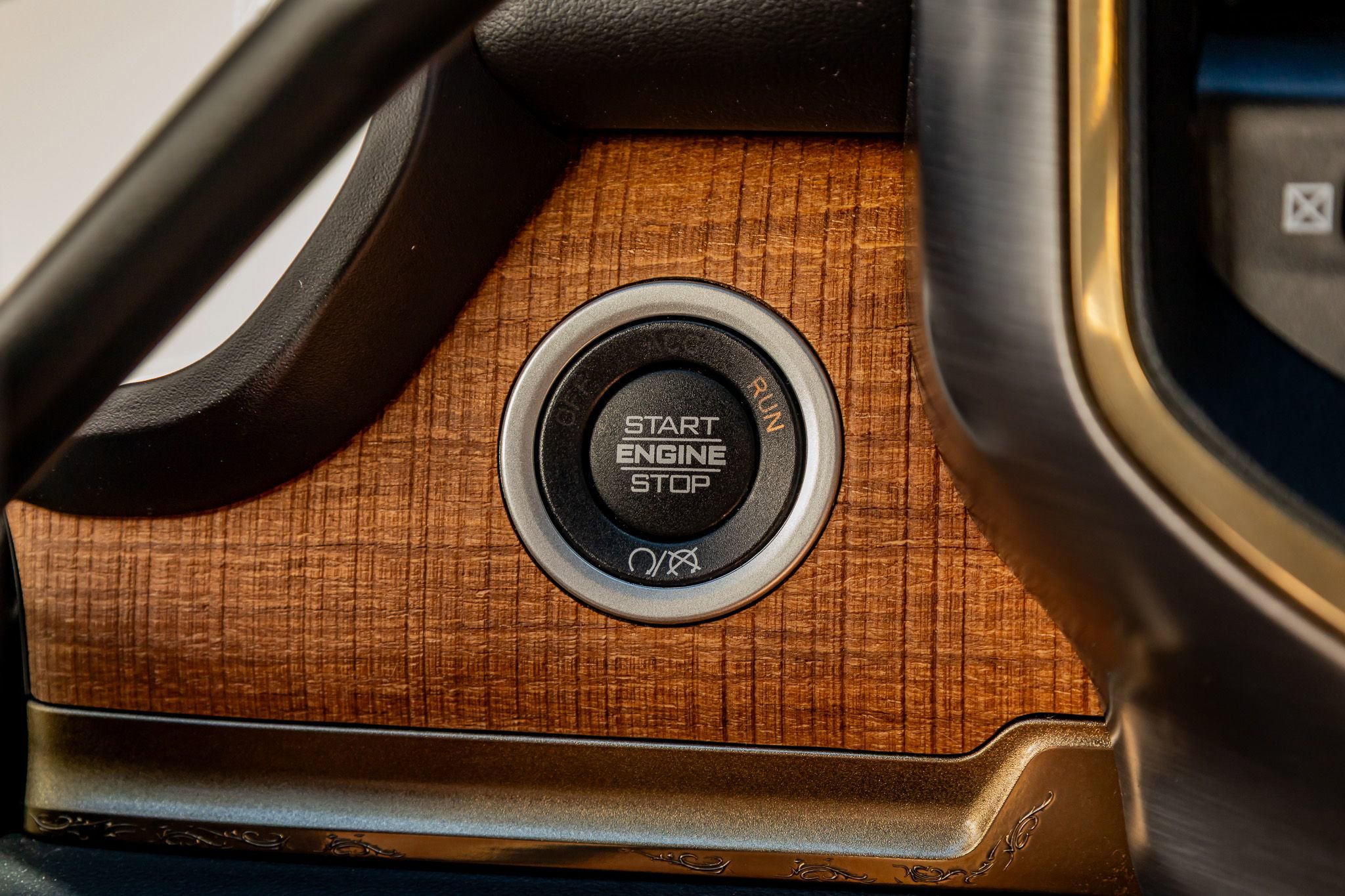 Used 2024 RAM 2500 Limited w/ Safety Group image 24