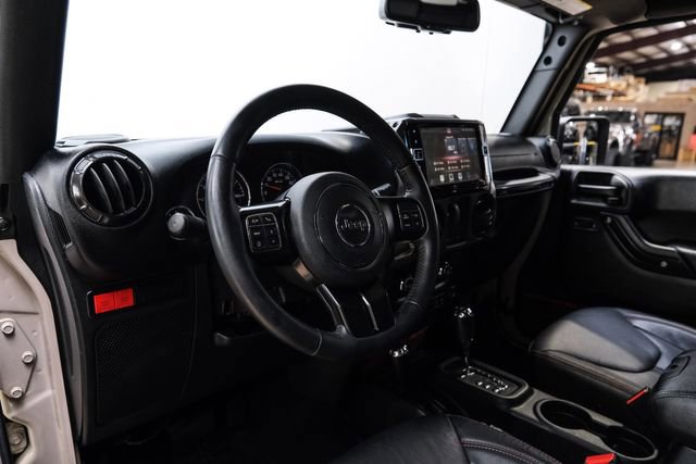 Used 2017 Jeep Wrangler Rubicon AWD/4WD image 14
