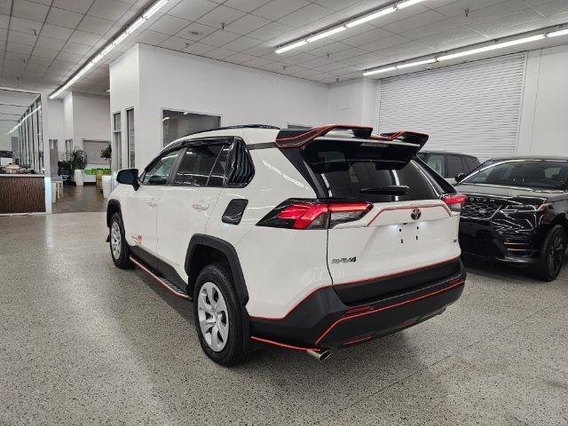 Used 2022 Toyota RAV4 XLE w/ Convenience Package FWD image 6