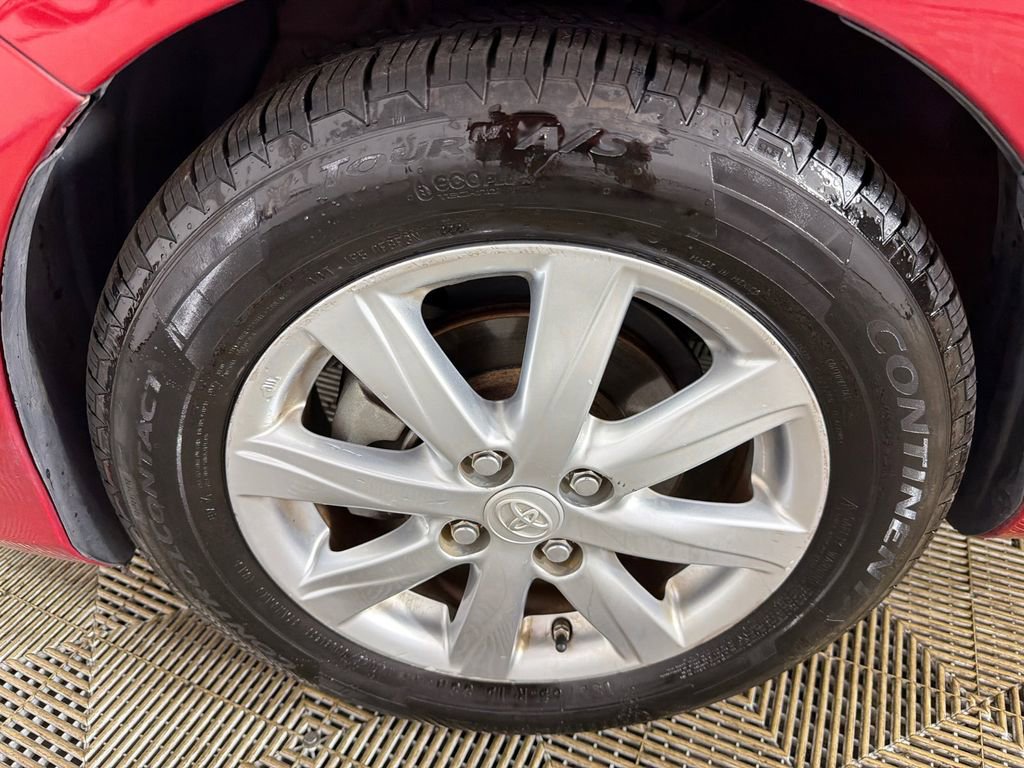 Used 2017 Toyota Yaris LE image 11